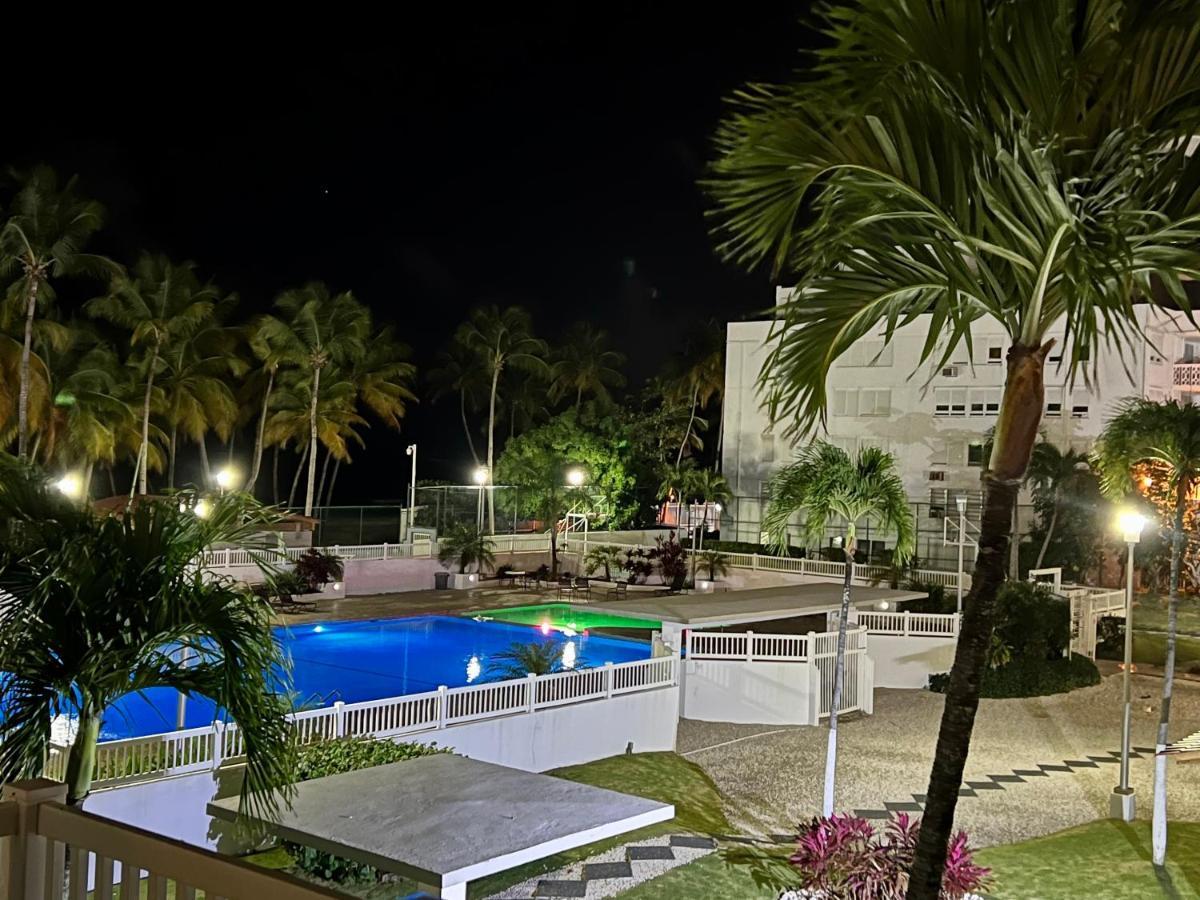 Hobie Oceanfront Apartment At Isla Verde San Juan Exterior foto