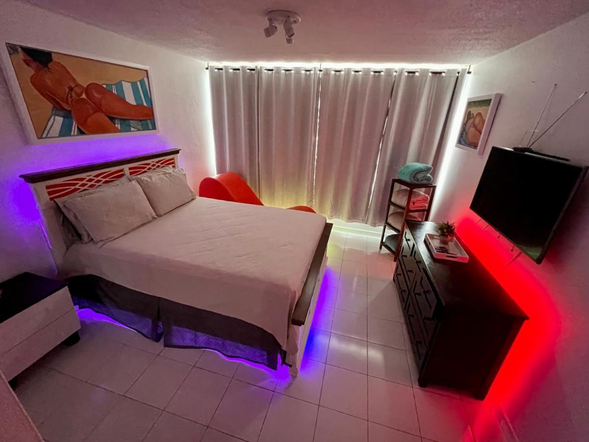 Hobie Oceanfront Apartment At Isla Verde San Juan Exterior foto