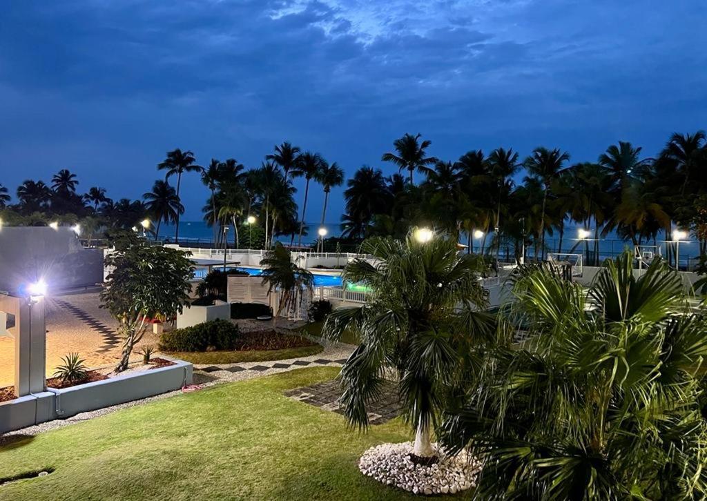 Hobie Oceanfront Apartment At Isla Verde San Juan Exterior foto