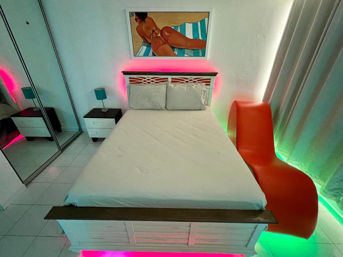Hobie Oceanfront Apartment At Isla Verde San Juan Exterior foto